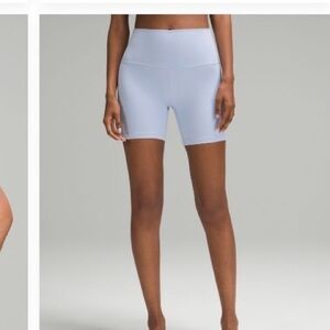 Lulu 6 in Align shorts in Blue Linen